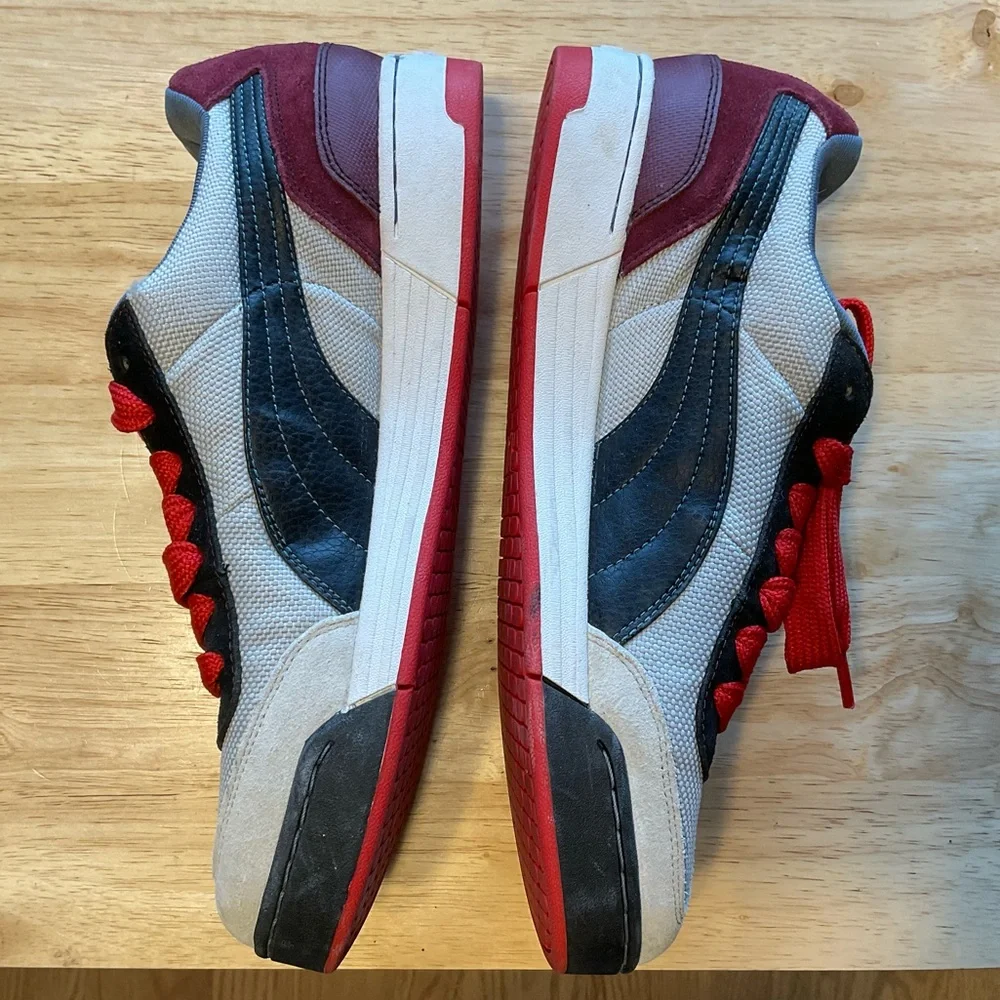 Puma Gray, Red and Black Athletic Shoes. Leather and Textile Upper.